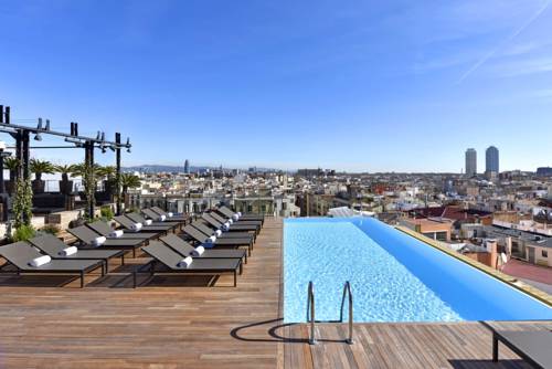 Bể bơi của Grand Hotel Central tại Barcelona